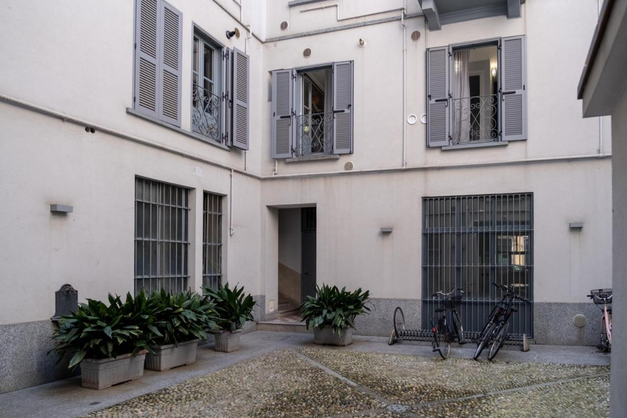 Azzurrino Lägenhet Milano Exteriör bild